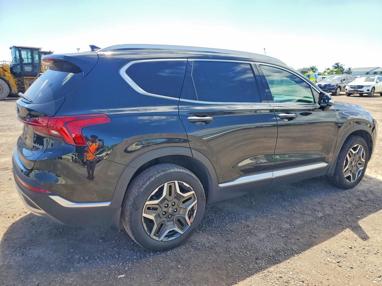2023 Hyundai Santa Fe Sel Premium - Image 3
