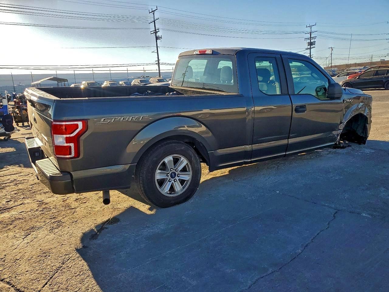 2018 Ford F150 Super Cab - Фото 3