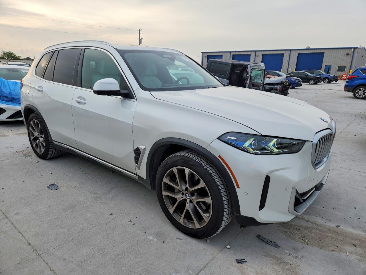 2025 BMW X5 xDrive40I - Image 4