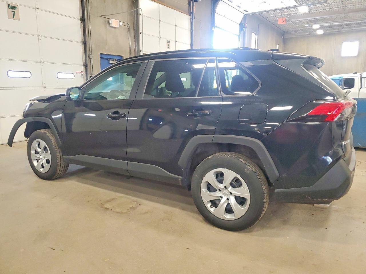 2021 Toyota Rav4 Le - Фото 2