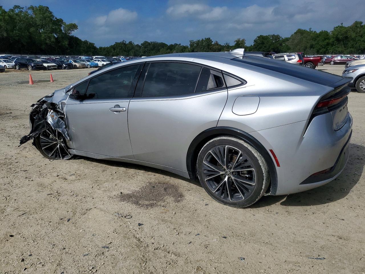 2024 Toyota Prius Xle - Image 2