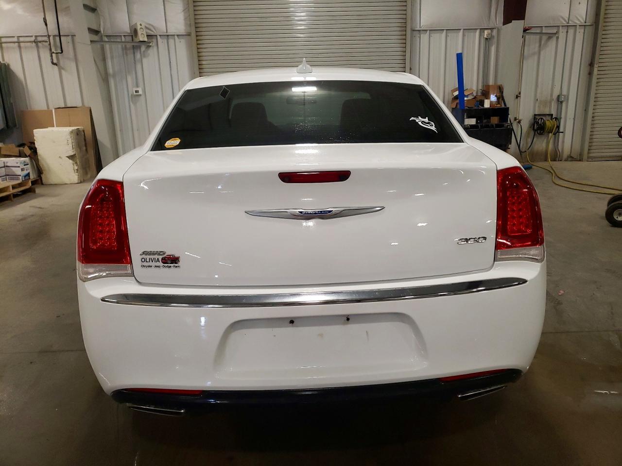 2018 Chrysler 300 Limited - Фото 6
