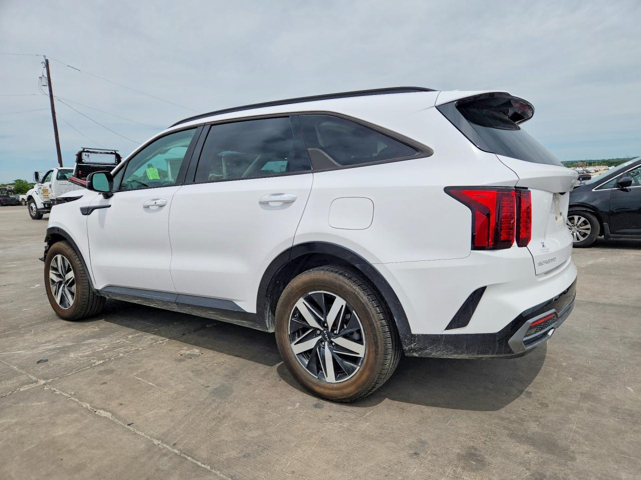 2023 Kia Sorento S - Фото 2