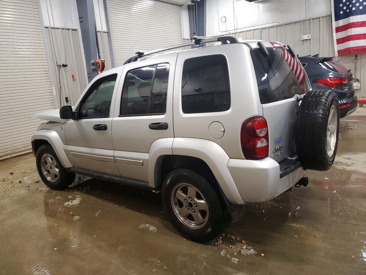 2005 Jeep Liberty Limited - Фото 2