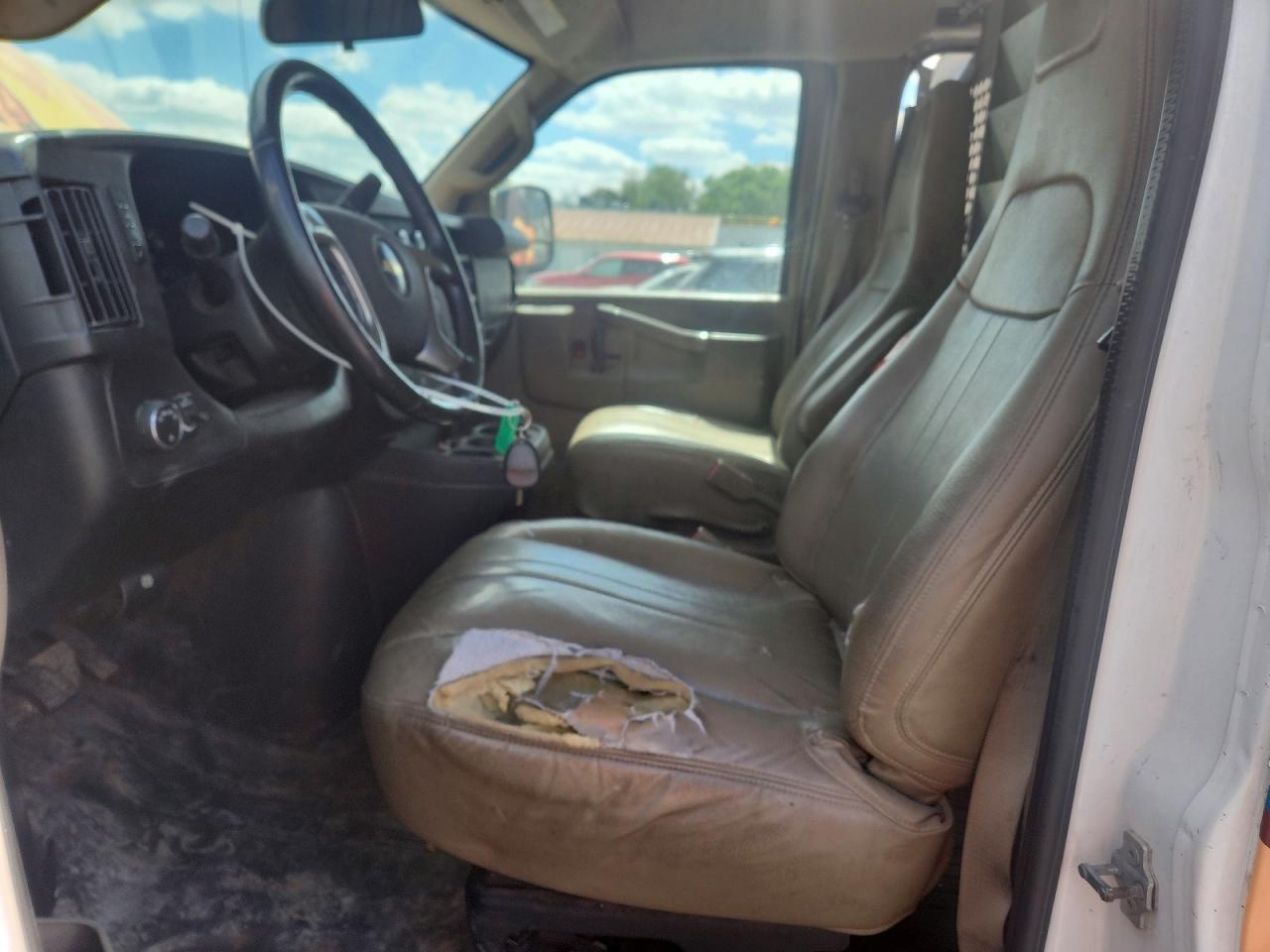 2016 Chevrolet Express G3500 - Image 7