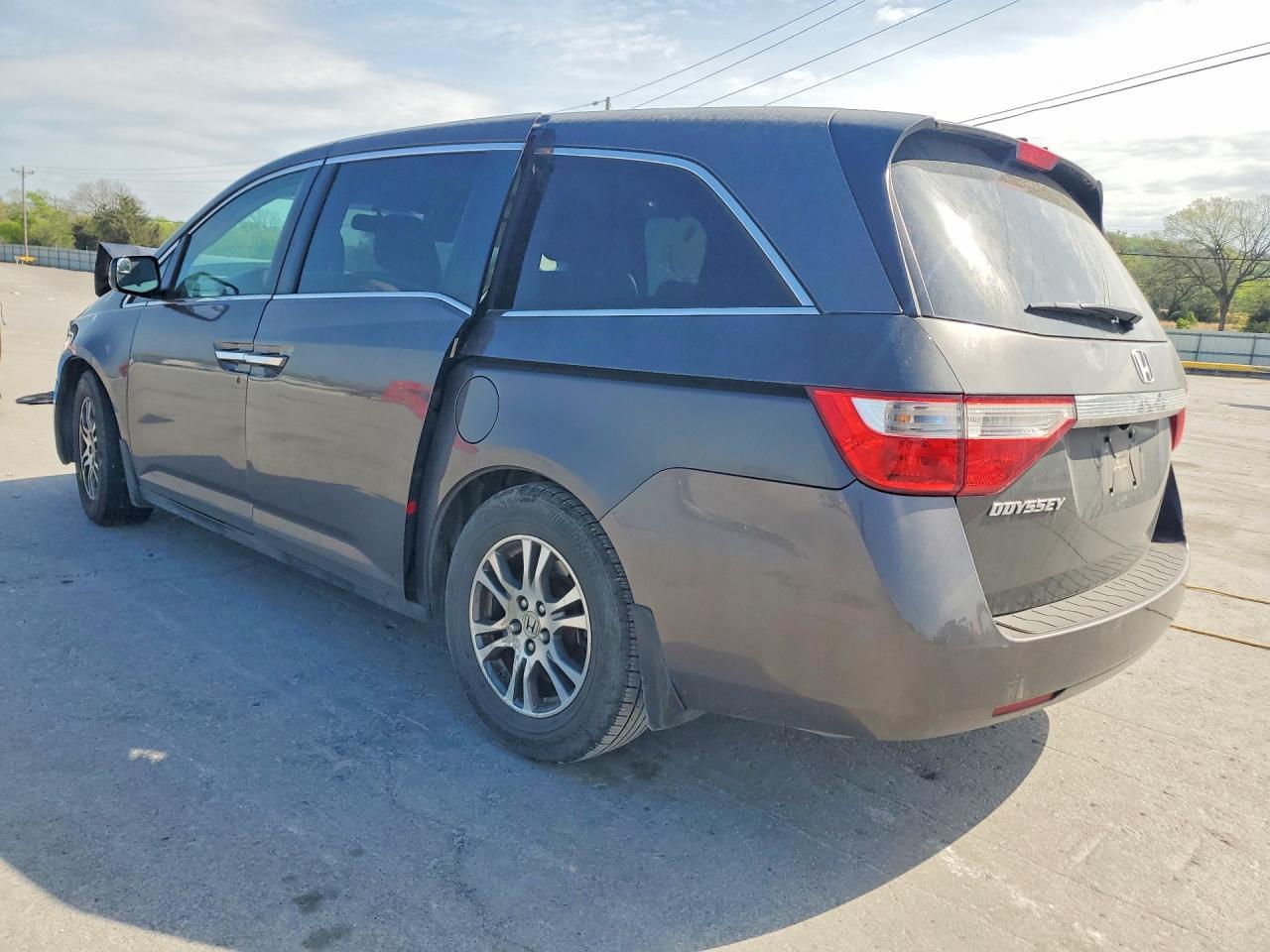 2013 Honda Odyssey Exl - Image 2