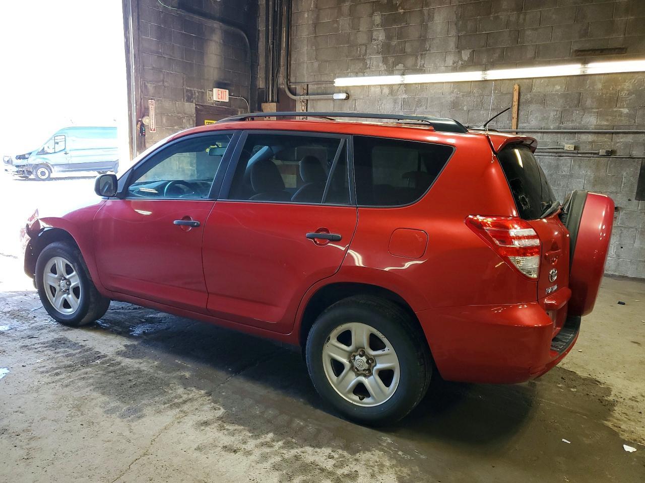 2011 Toyota Rav4 Base - Фото 2