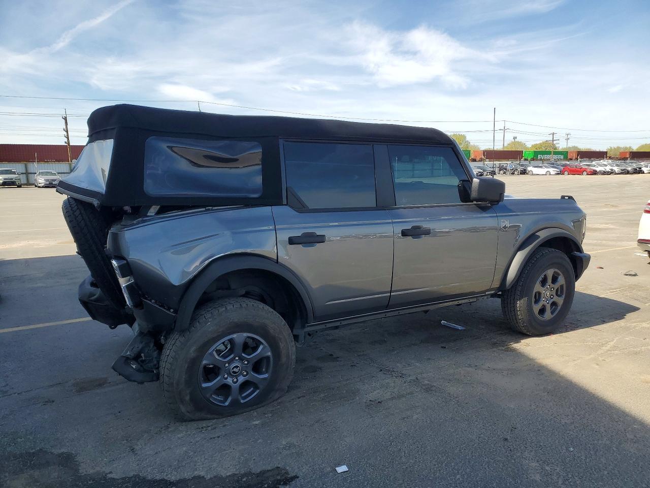 2024 Ford Bronco Big Bend - Image 3