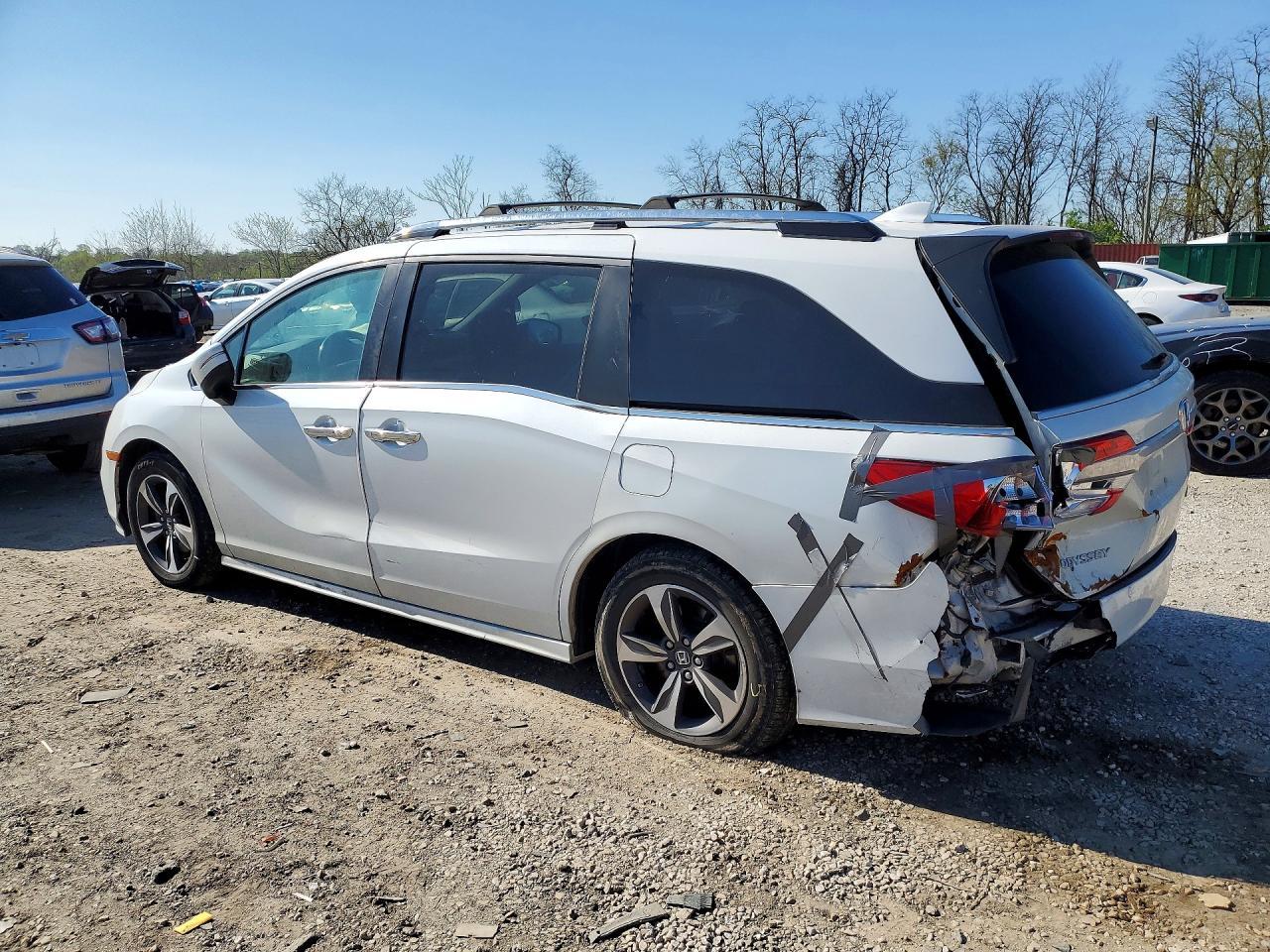 2020 Honda Odyssey Touring - Image 2