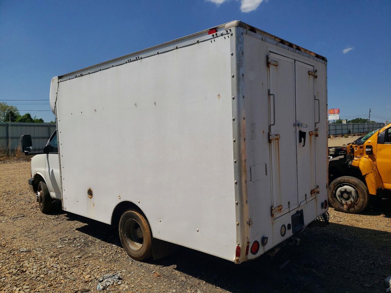 2005 Chevrolet Express G3500 Delivery Truck - Image 2