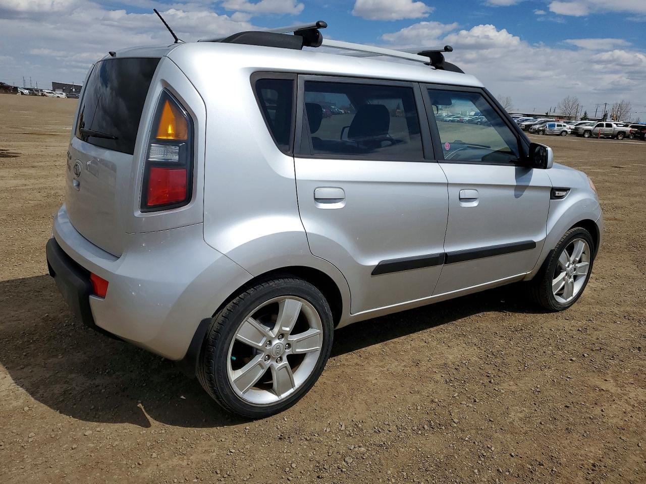2010 Kia Soul + - Фото 3