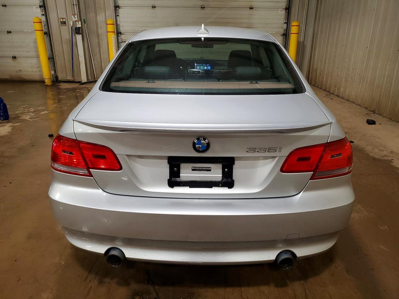 2010 BMW 335 Xi - Фото 6