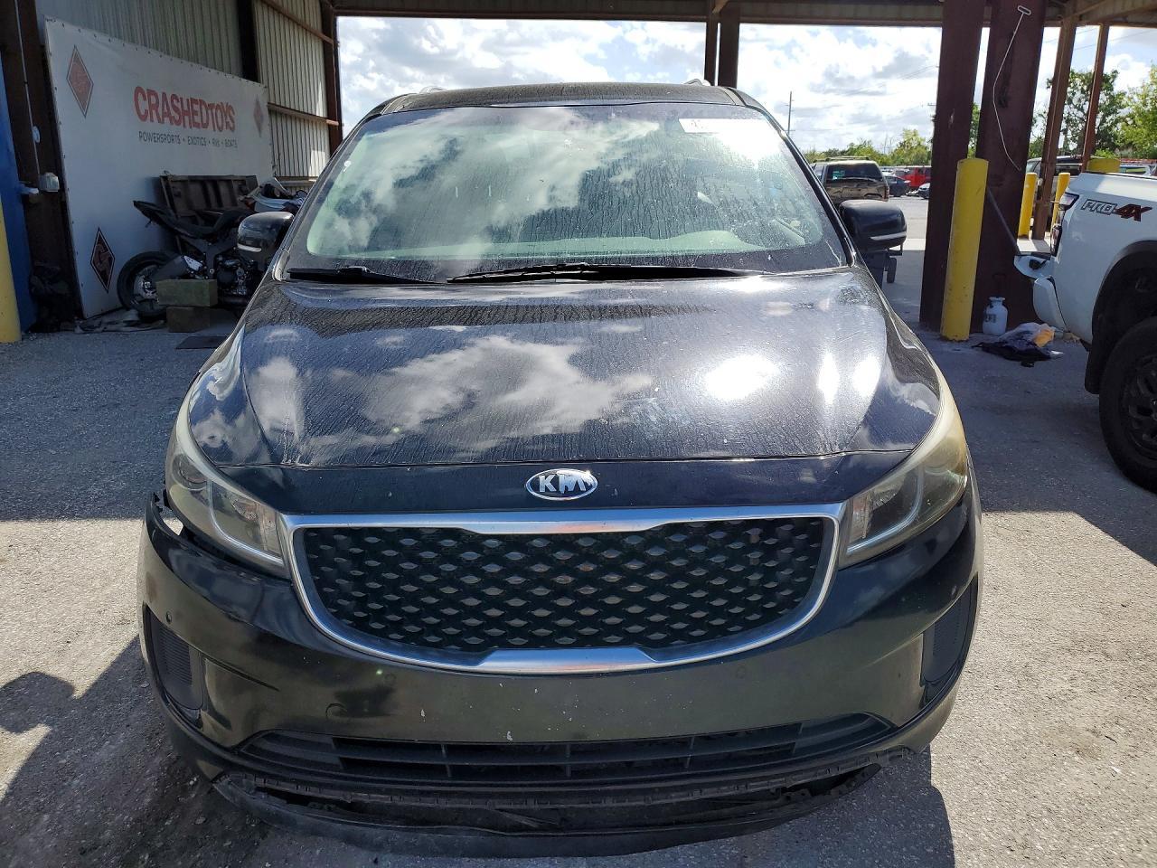 2017 Kia Sedona Lx - Фото 5
