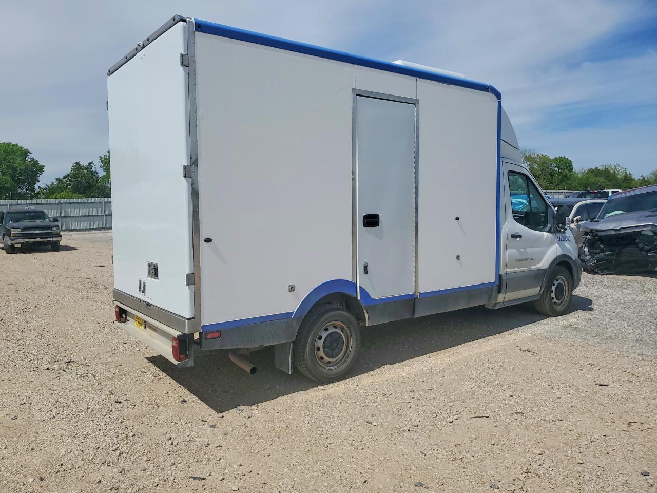 2021 Ford Transit Delivery Truck - Фото 3