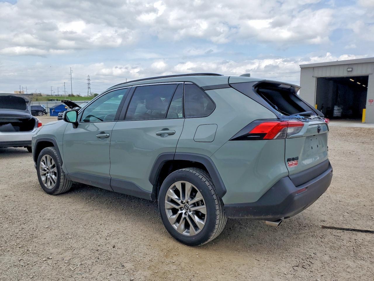 2020 Toyota Rav4 Xle Premium - Фото 2