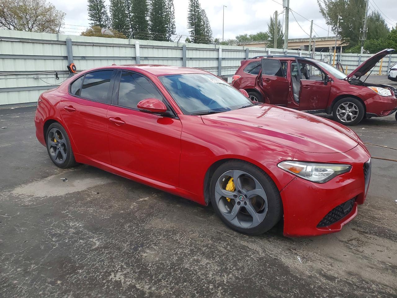 2019 Alfa Romeo Giulia - Фото 4