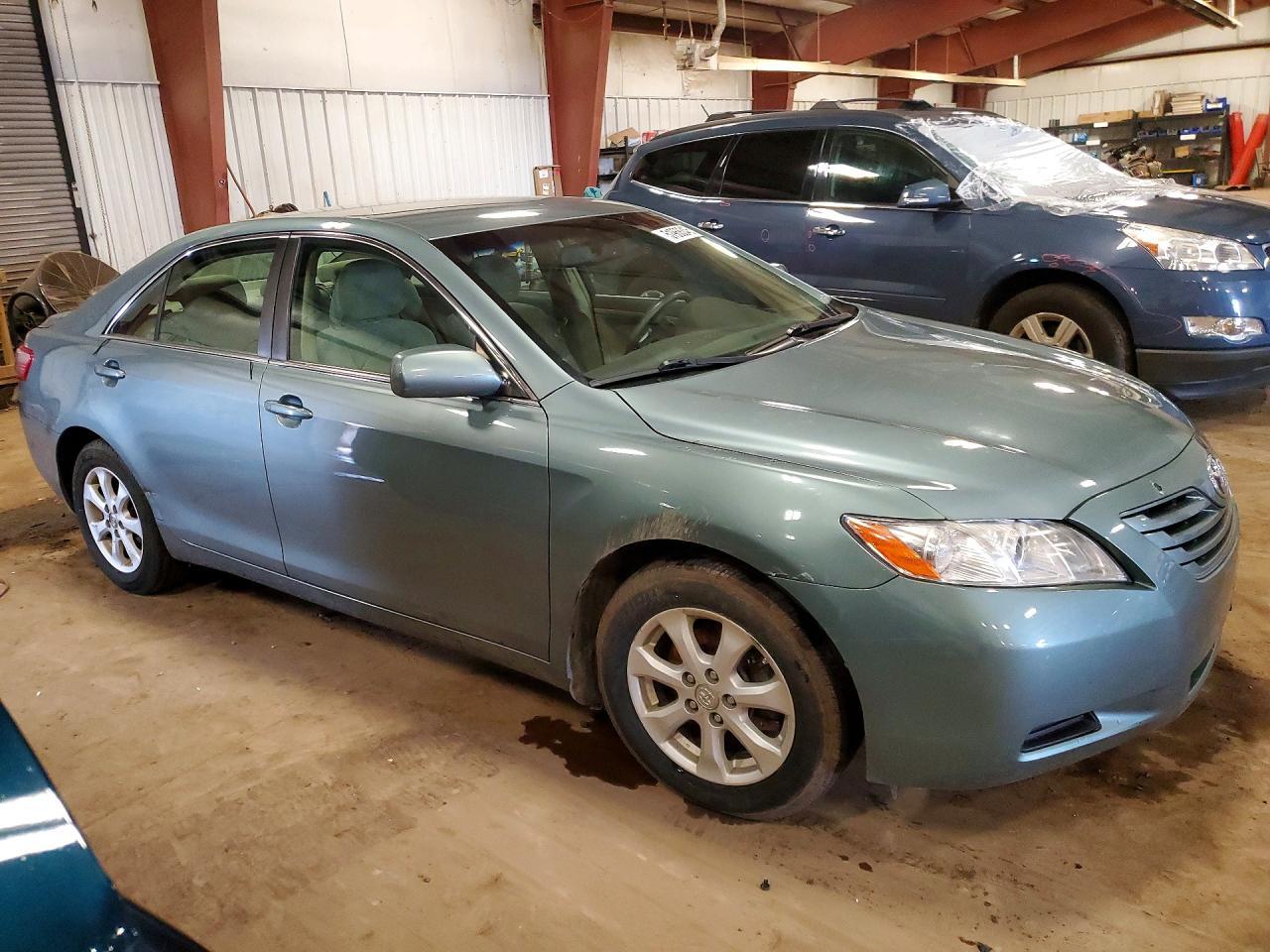 2009 Toyota Camry Le - Фото 4