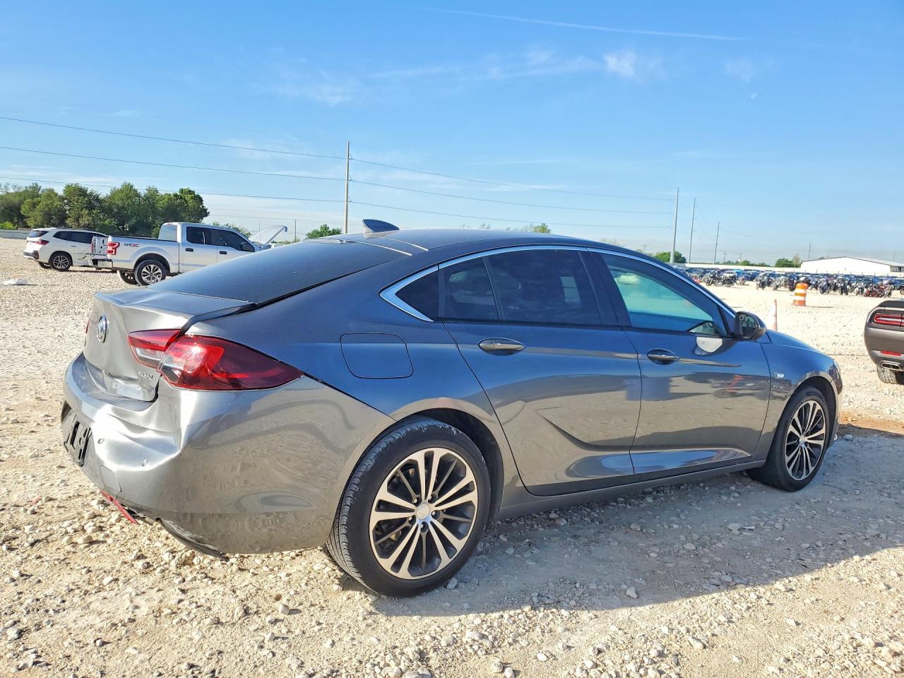 2020 Buick Regal Essence - Image 3