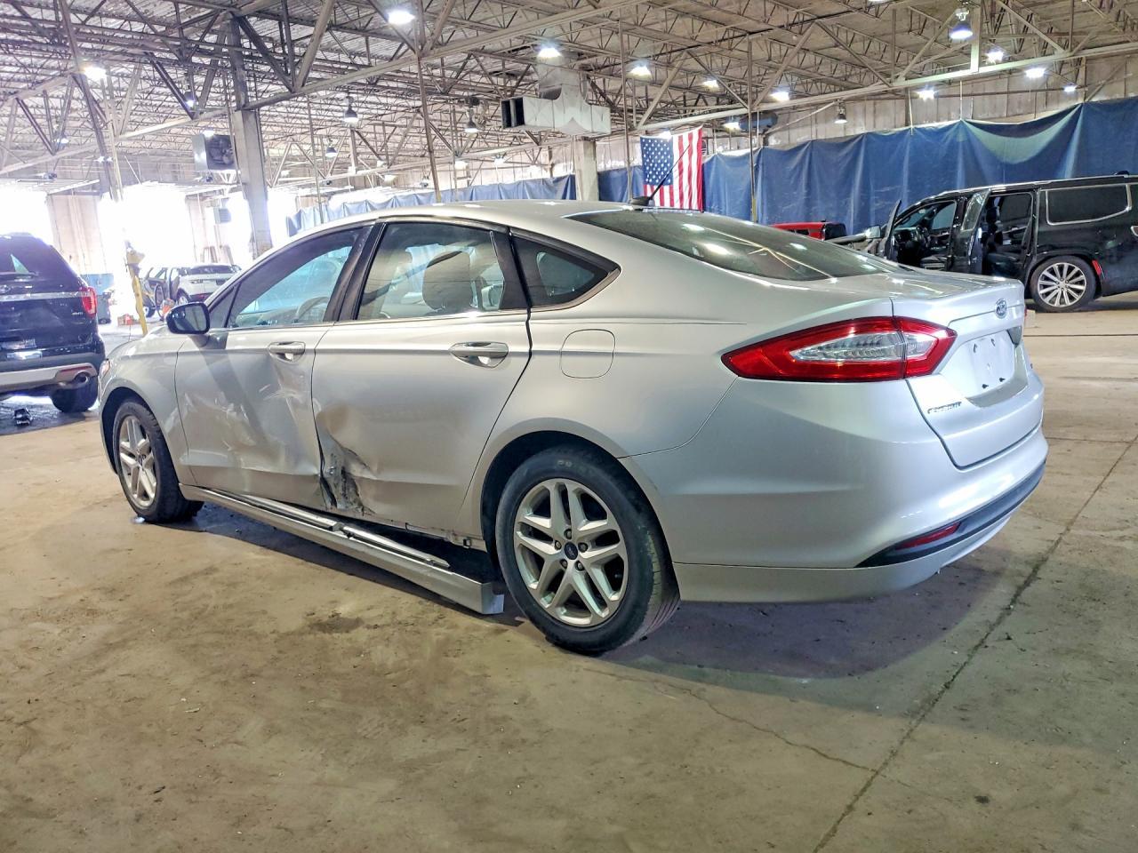 2013 Ford Fusion Se - Фото 2