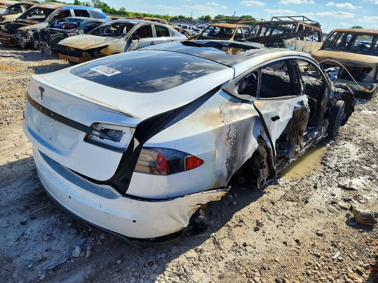 2015 Tesla Model S 70D - Image 3