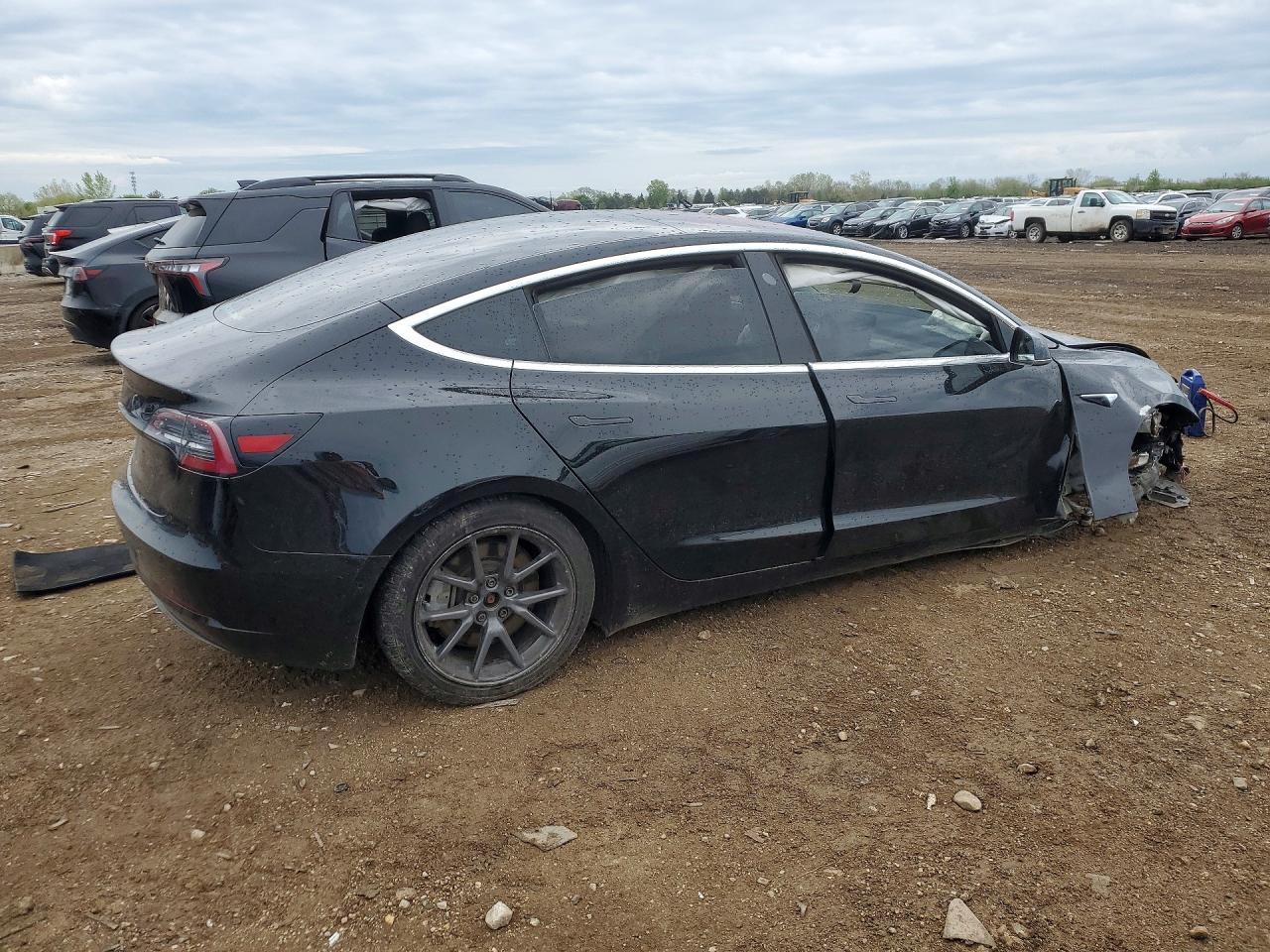 2018 Tesla Model 3 - Фото 3