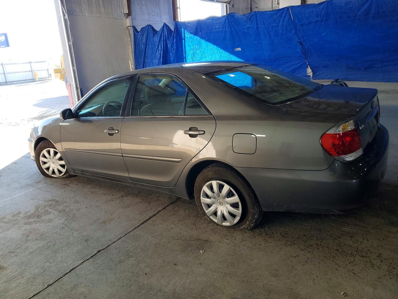 2005 Toyota Camry - Image 2