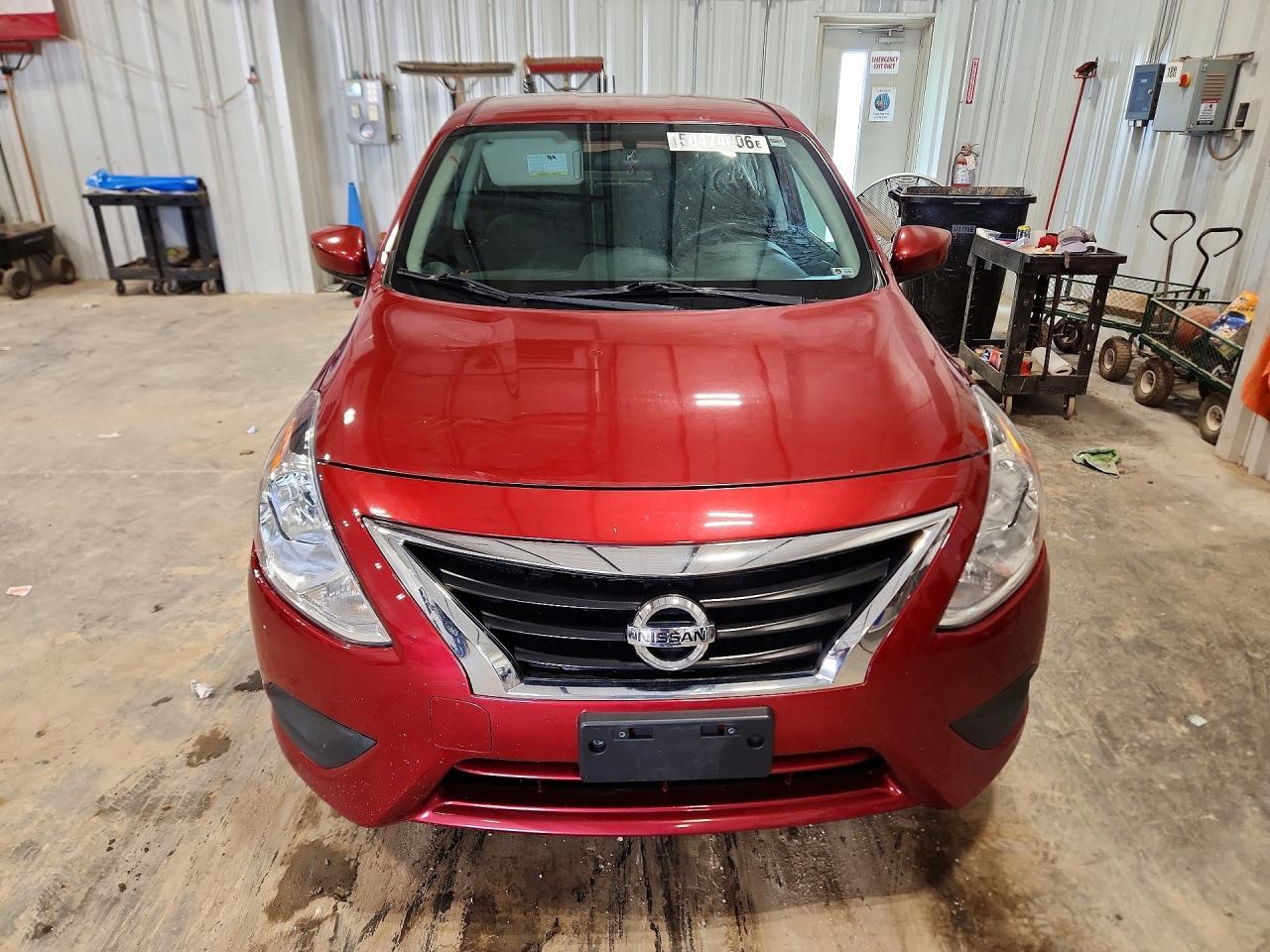 2019 Nissan Versa Sv - Image 5