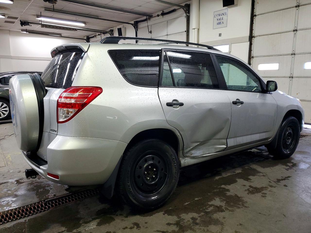 2011 Toyota Rav4 Base - Фото 3