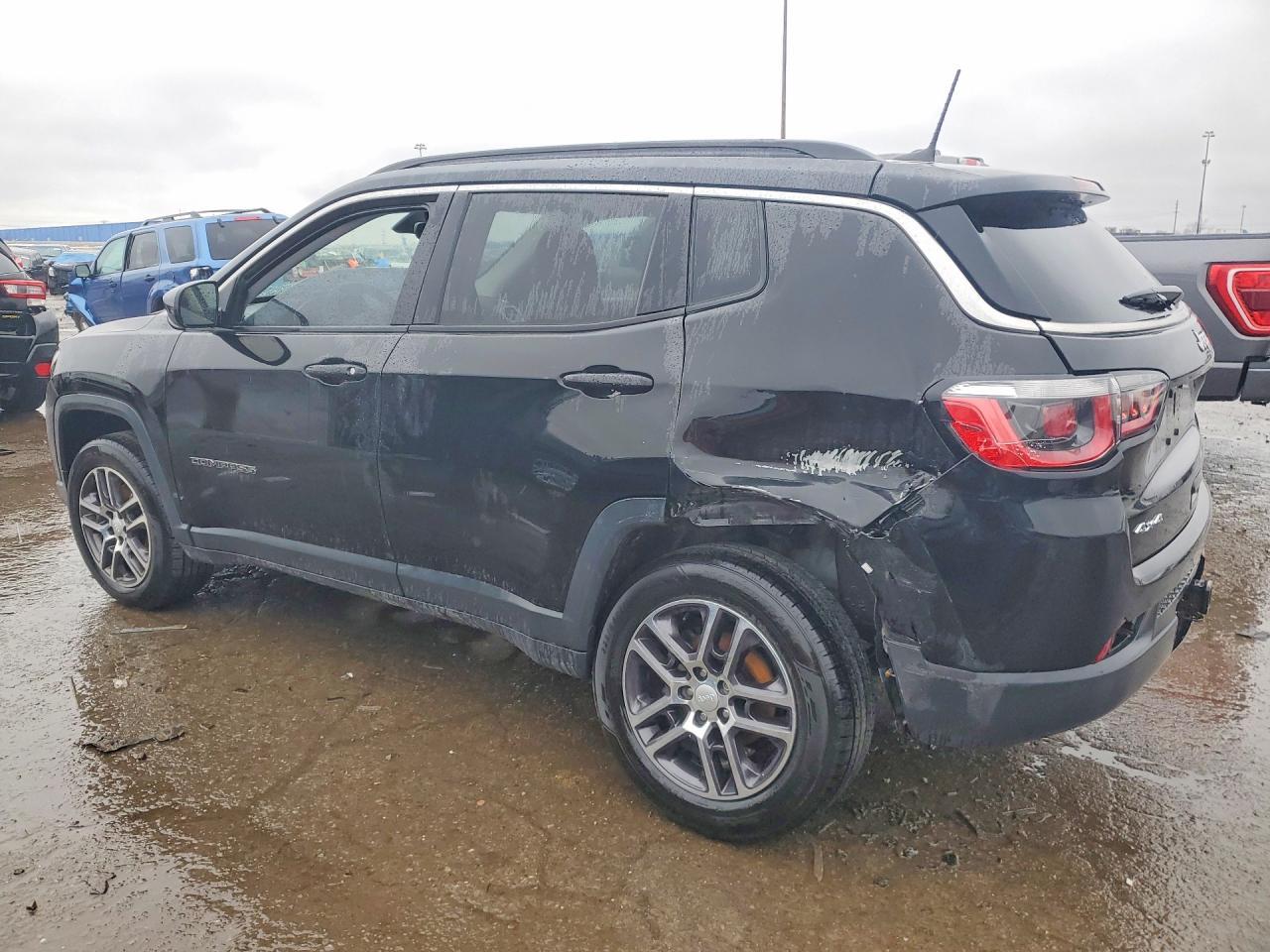 2017 Jeep Compass Latitude - Фото 2