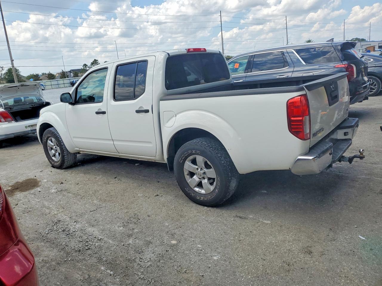2013 Nissan Frontier S - Image 2