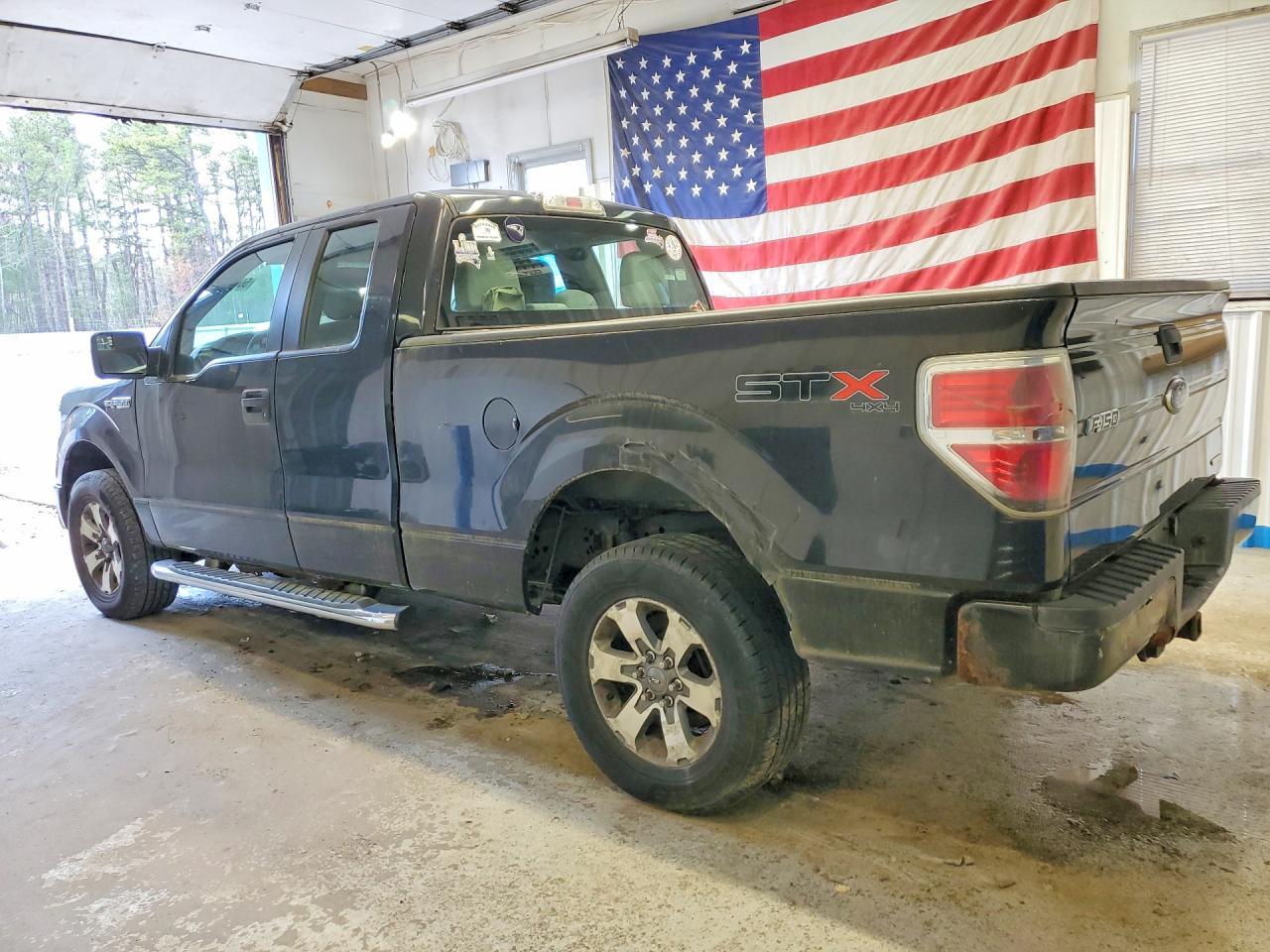 2013 Ford F150 Super Cab - Фото 2