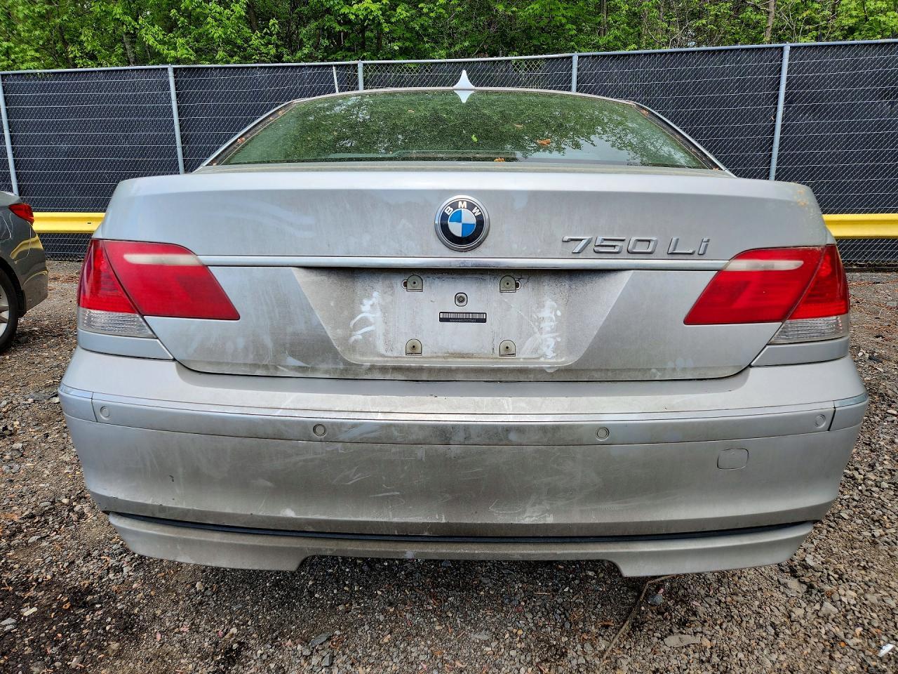 2007 BMW 750 - Image 6