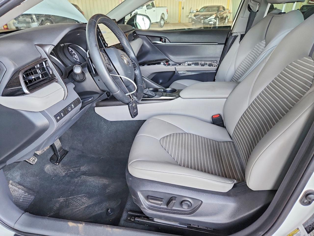 2022 Toyota Camry Se - Image 7