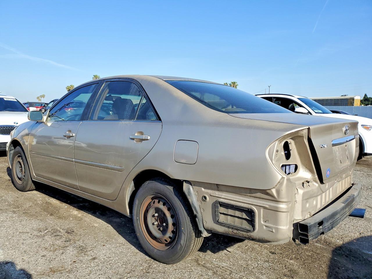 2002 Toyota Camry Le - Фото 2