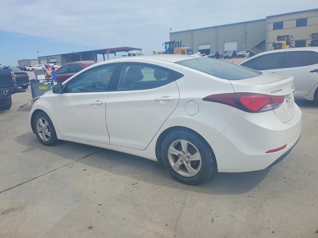 2014 Hyundai Elantra Se - Image 2