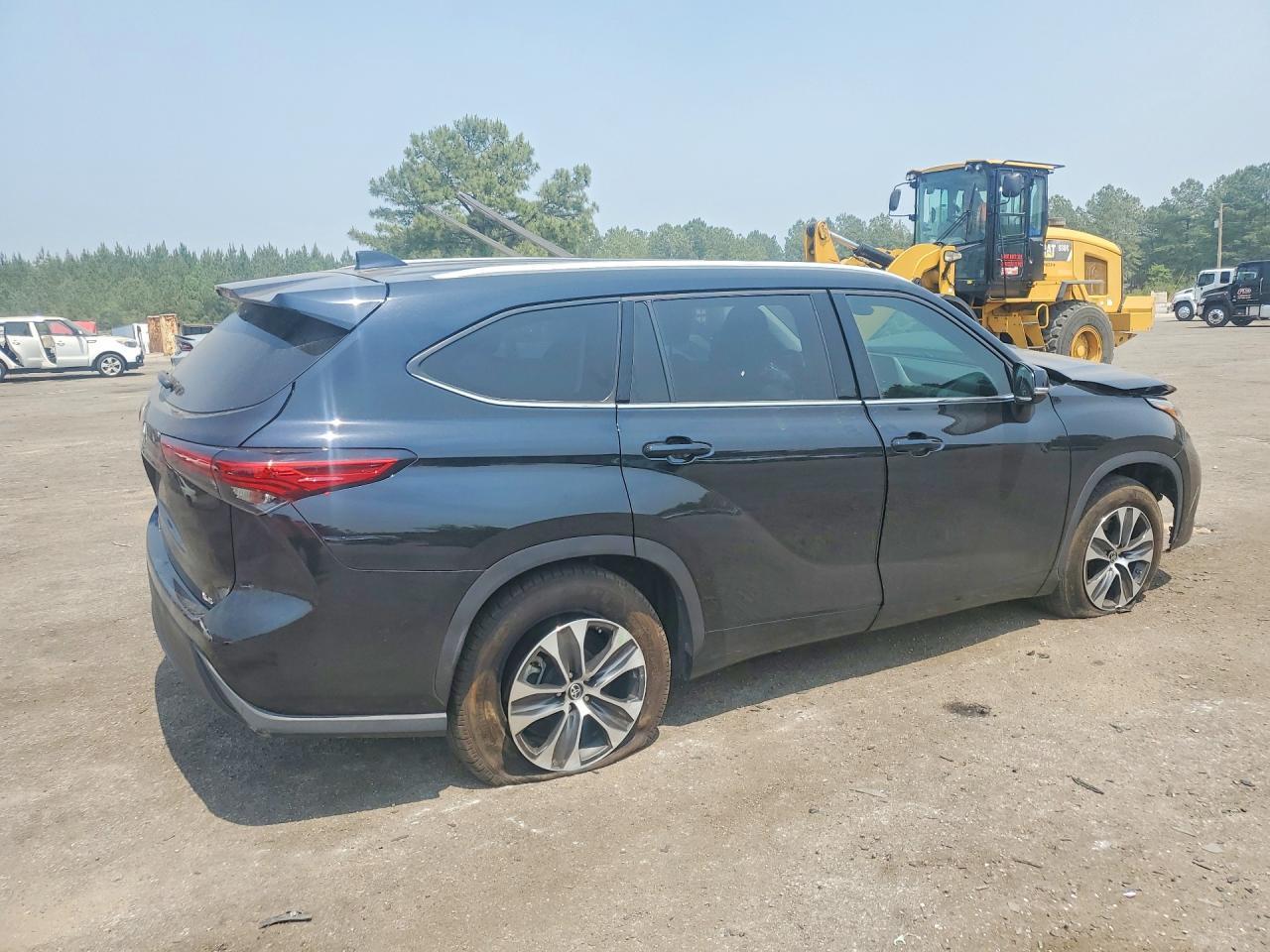 2022 Toyota Highlander Xle - Image 3