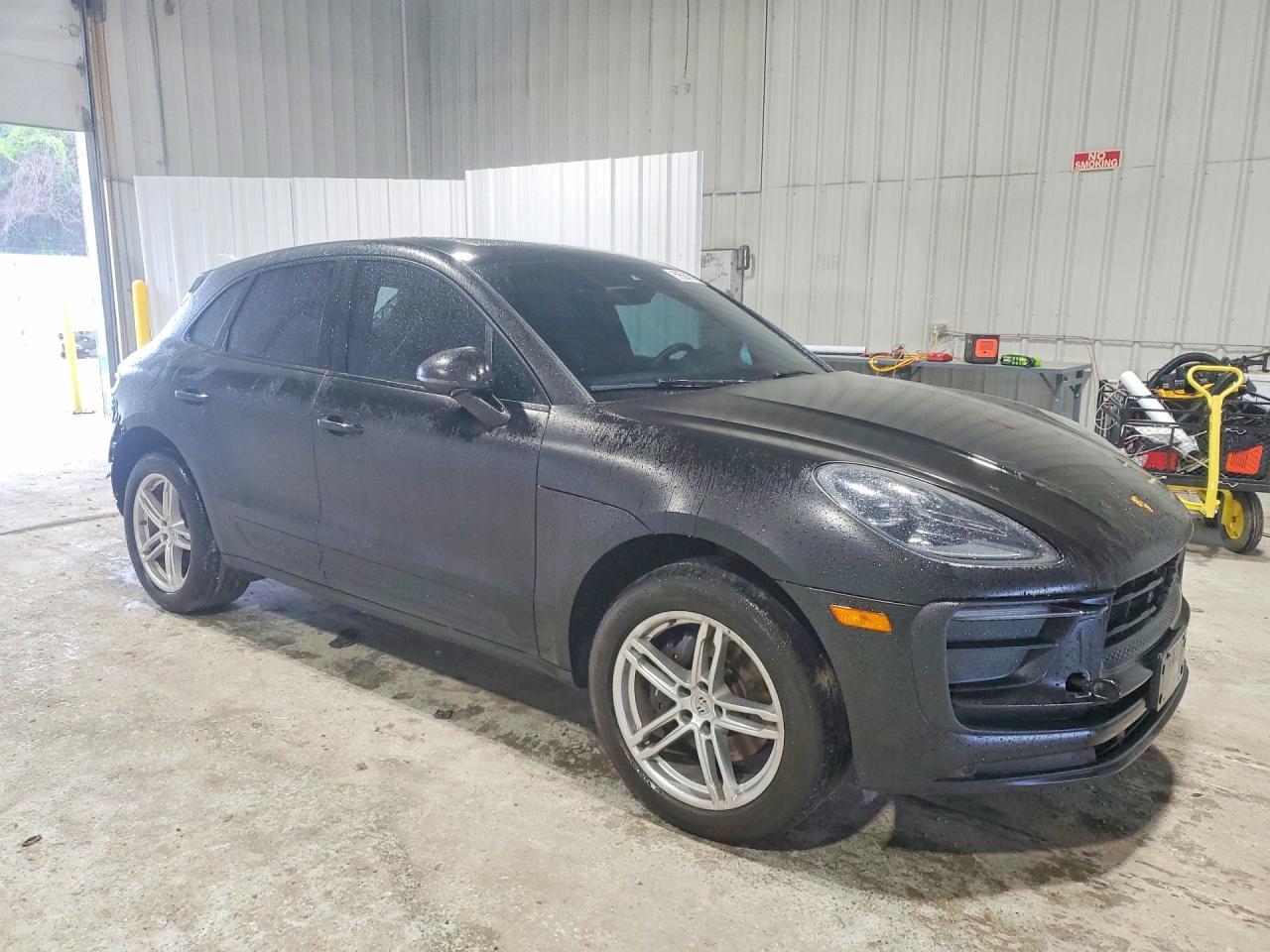2024 Porsche Macan Base - Image 4