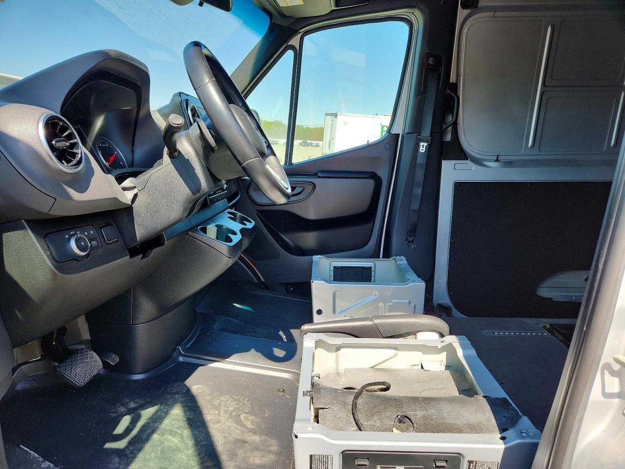 2022 Mercedes-Benz Sprinter 4500 - Image 7