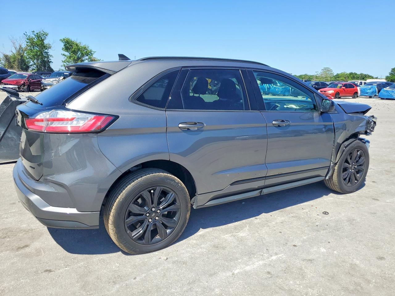 2024 Ford Edge Se - Image 3