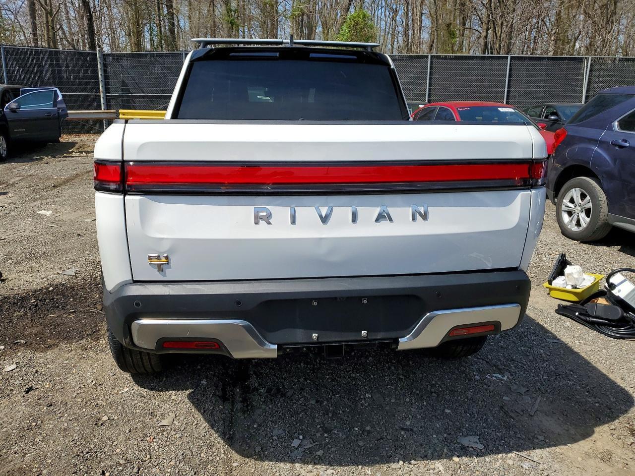 2023 Rivian R1T Adventure - Image 6