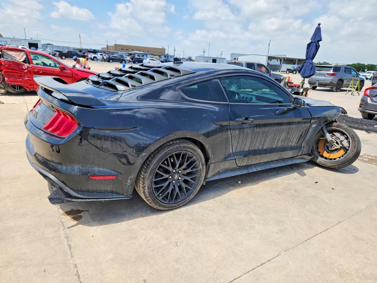 2022 Ford Mustang Gt - Фото 3