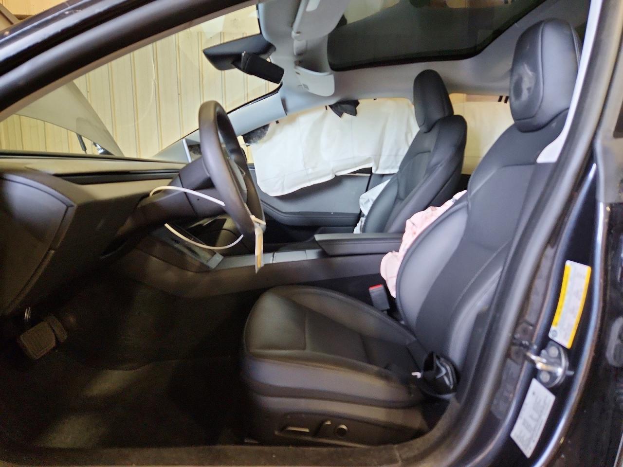 2025 Tesla Model 3 - Image 7