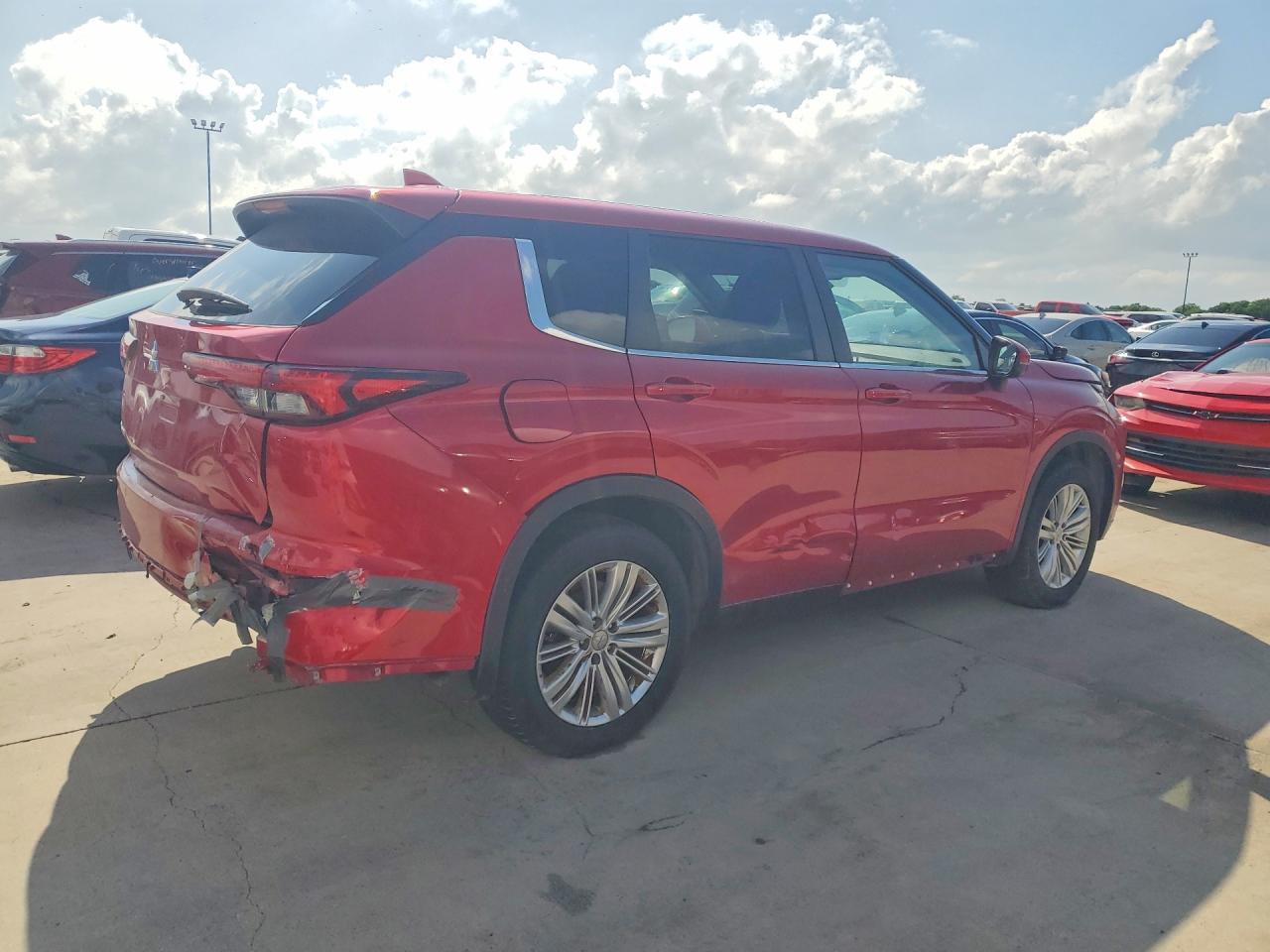2022 Mitsubishi Outlander Es - Фото 3