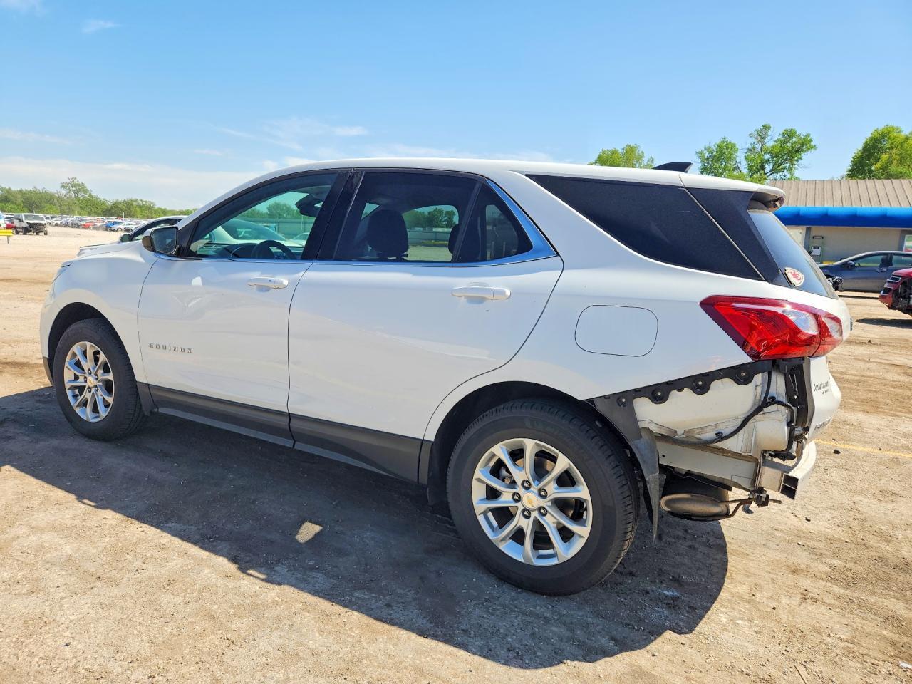 2020 Chevrolet Equinox Lt - Image 2