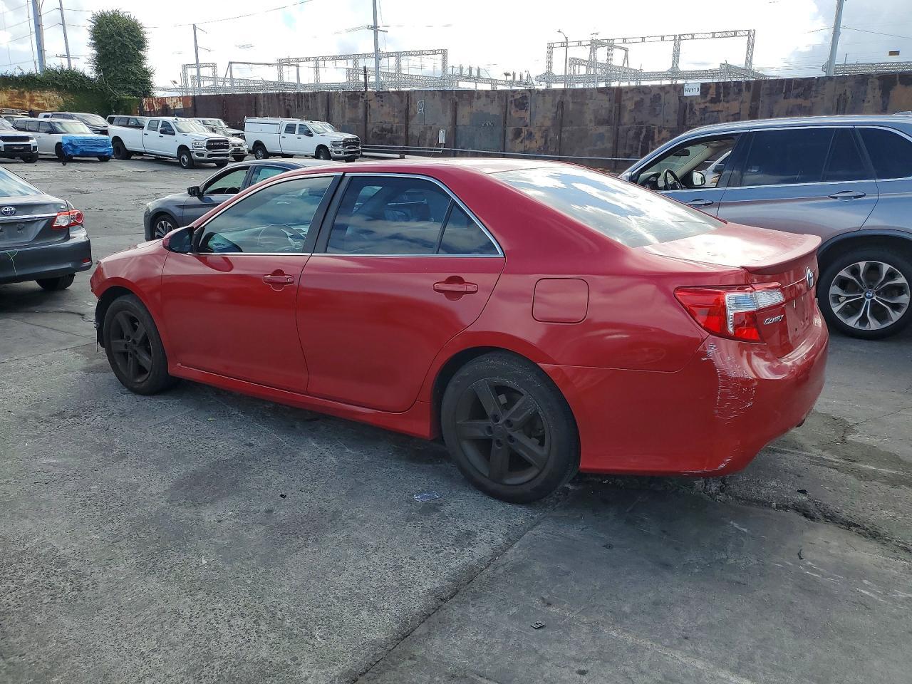 2013 Toyota Camry Se - Image 2