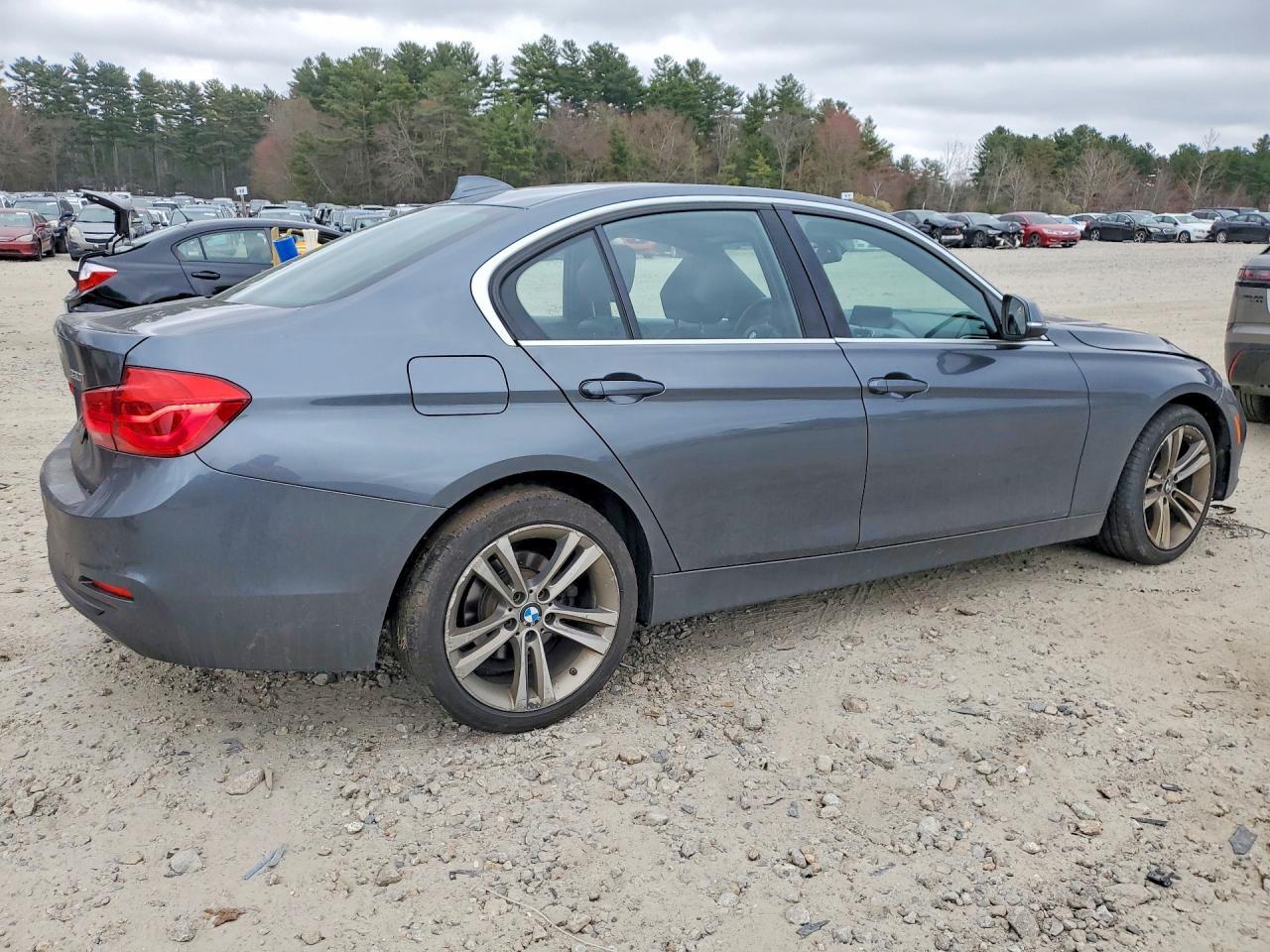 2017 BMW 330 Xi - Image 3