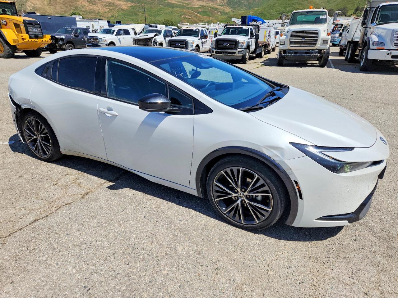 2024 Toyota Prius Limited - Фото 4