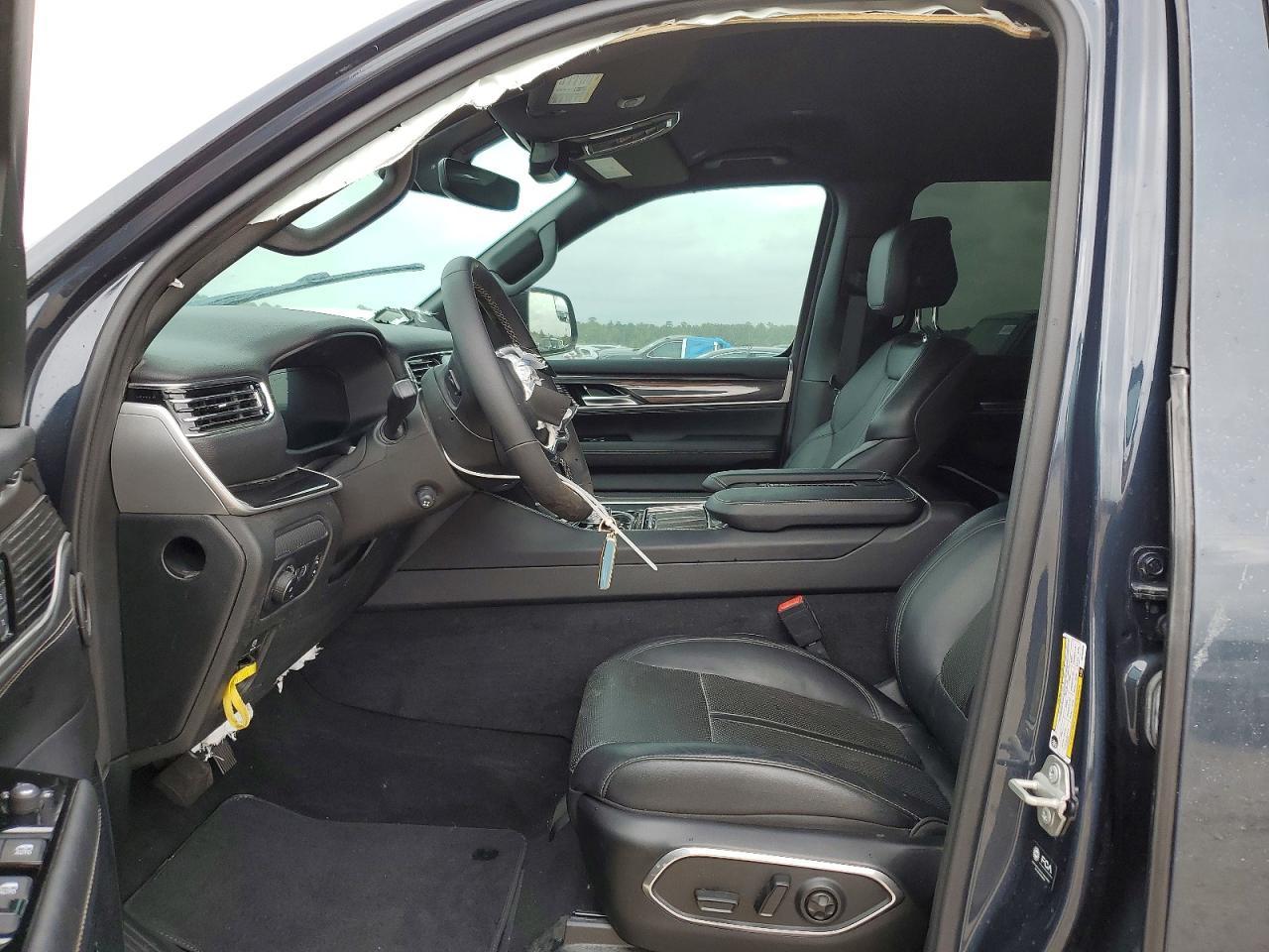 2024 Jeep Wagoneer L Series I - Image 7