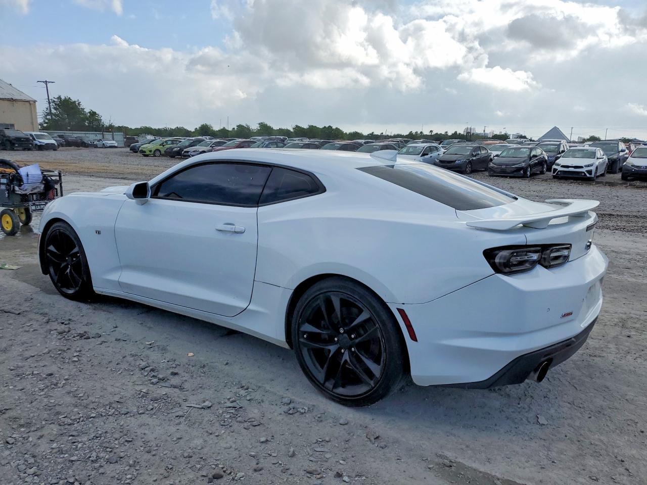 2019 Chevrolet Camaro Ss - Image 2