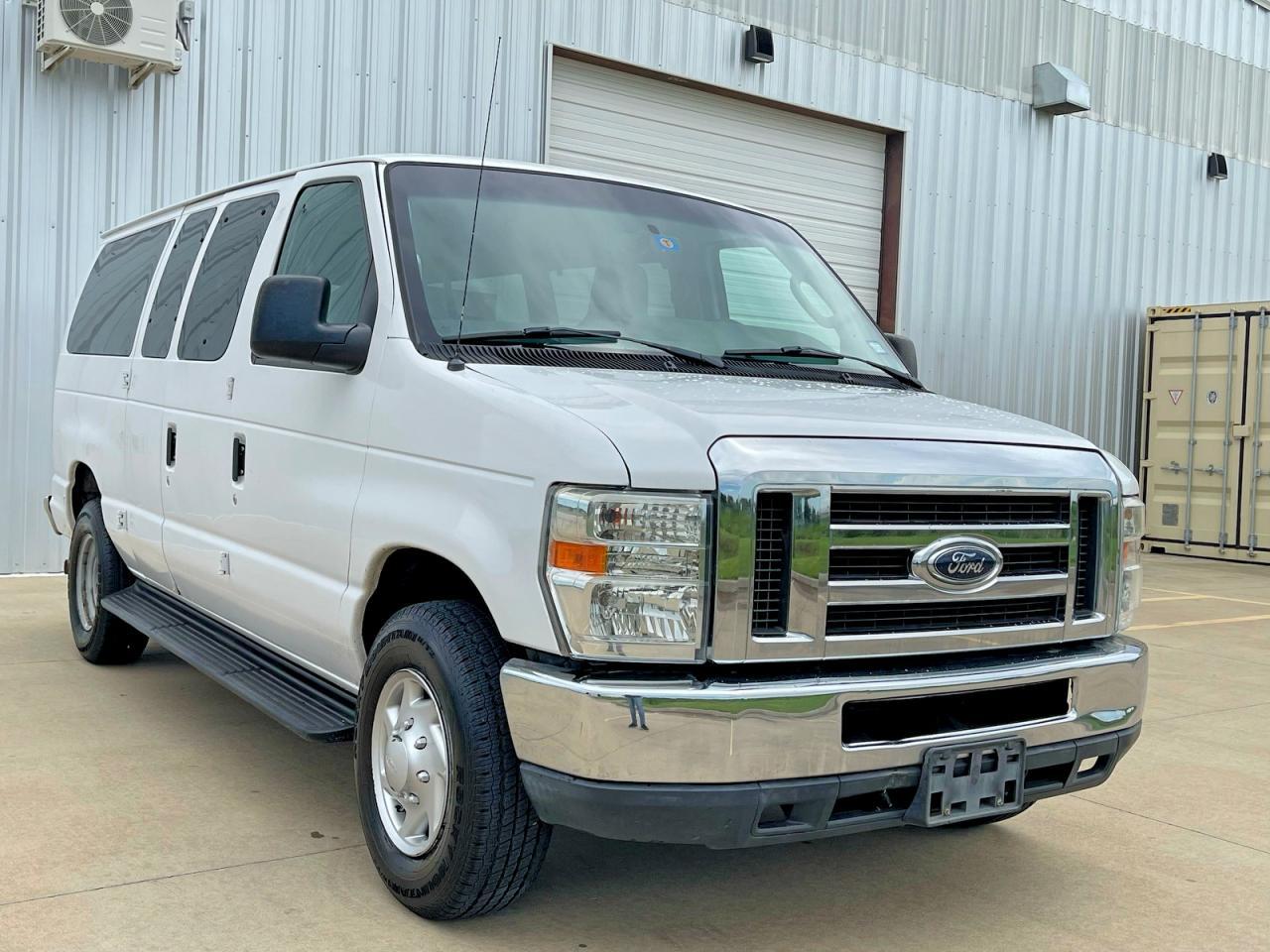 2013 Ford Econoline E350 Super Duty Wagon